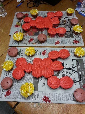 Crawfish Boil Dessert, Crawfish Boil Birthday Cake, Shrimp Boil Birthday Cake, Crawfish Decorations Ideas, Crawfish Boil Dessert Ideas, Crawfish Party Ideas, Crawfish Cupcakes, Crawfish Birthday Party, Crawfish Boil Party Ideas