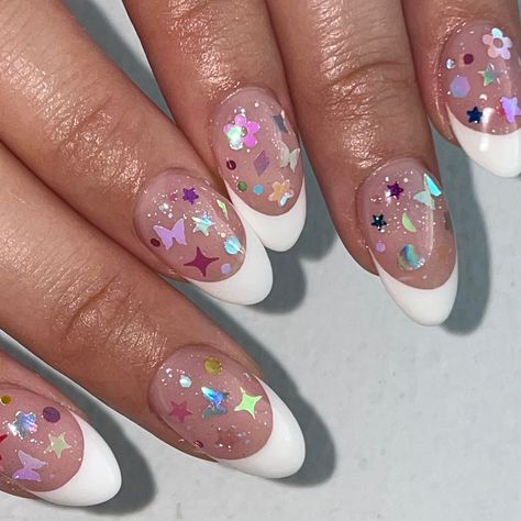 🤩🤩🤩 #glitternails #frenchtip #nails #gelnails #gelnailart #nailart Heart Confetti Nails, Fun French Tip, French Tip Nail Art, Confetti Nails, Back To School Nails, Heart Confetti, School Nails, Gel Nail Art, French Tip Nails