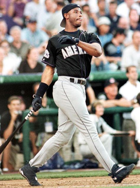 George Kenneth "Ken" Griffey, Jr. 11/21/69 Nicknamed "Junior" & "The Kid", is an American former professional baseball outfielder who played 22 years in the MLB for three teams (1989–2010). He spent most of his career with the Seattle Mariners & Cincinnati Reds, along with a short stint with the Chicago White Sox. A 13-time All-Star, Griffey was one of the most prolific home run hitters in baseball history; his 630 home runs rank as the sixth-most in the MLB. Ken Griffey Jr, Baseball Pictures, Baseball Boys, Ken Griffey Jr., Griffey Jr, Ken Griffey, Sports Hero, Mlb Players, Sports Stars