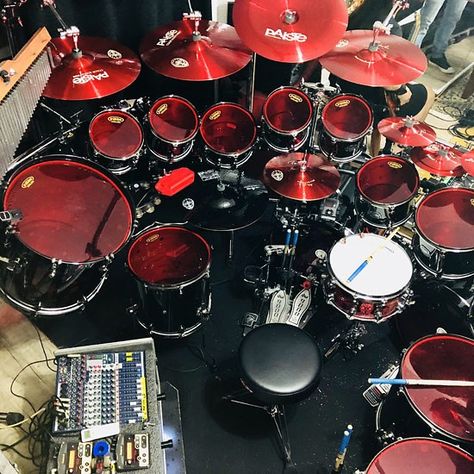 Cool Drumsets, Red Drum Set, Cool Drums, Drum Sets, Drums Pictures, Drums Art, Drum Music, Church Interior Design, Band Kid