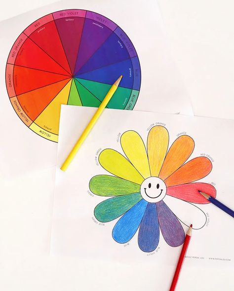 Blank Color Wheel Printables Color Wheel Flower, Color Wheel Design Creative Art, Color Wheel Art Projects Elementary, Creative Color Wheel Ideas Unique, Color Wheel Design Creative, Creative Color Wheel Ideas, Colour Wheel Ideas Creative, Creative Color Wheel Projects, Colour Wheel Art