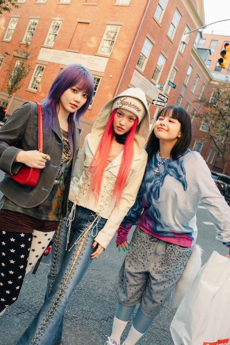 XユーザーのXG GLOBALさん: 「Three aliens in NYC 👽🇺🇸 https://t.co/qYXB6dH5Ax #HINATA #XG #ALPHAZ @XGOfficial_ https://t.co/kScEWaGz7m」 / X Xg Style, Xg Outfits, Xg Hinata, Hinata Xg, Xg Harvey, Forever My Girl, Amanda Bynes, Aliens, Girl Group