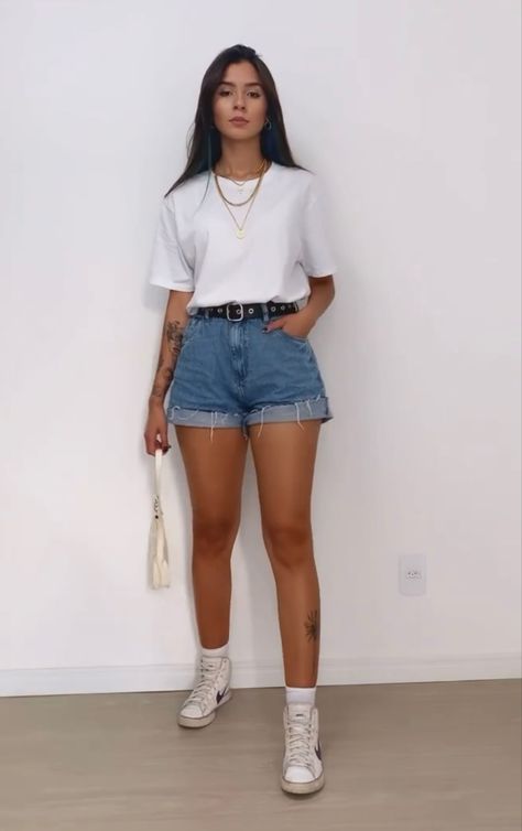 Lunch Look Outfit, Short Jeans Outfit, Look Short Jeans, Look Com Short, Looks Com Short, Outfit Short, Outfit Primavera, Diy Vetement, Casual Day Outfits