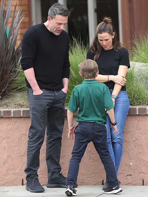 Ben Affleck Reunites With Jennifer Garner After His Divorce Confession – Hollywood Life Jennifer Garner Pregnant, Ben Affleck And Jennifer Garner, Jennifer Garner Ben Affleck, Ben And Jen, Biggest Regret, Family Over Everything, Star Family, Hollywood Life, Jennifer Garner