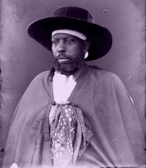 Negus Minilik Menelik Ii, Ethiopian History, African Portraits Art, Ethiopia Travel, History Of Ethiopia, Rastafarian Culture, Ethiopian People, Eritrean Dress, Reggae Art