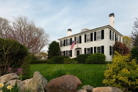 Candleberry Inn's bed and breakfast on Cape Cod offers the best accommodations in Brewster MA with nine private suites to choose from... Cape Cod Hotels, Reading Garden, Front Gardens, Garden Suite, Real Estate Jobs, Private Patio, Top Hotels, Private Villas, Beach Cottages