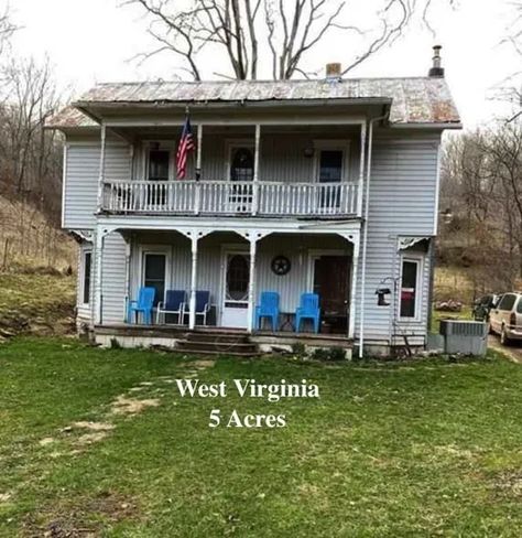 Circa 1940 Handyman Special on 5 Rural Acres With Stream in Elizabeth, WV. Under $86K - Old Houses Under $100K Parkersburg Wv, Hot Water Tank, Rustic Country Home, A Barn, Vinyl Siding, Window Vinyl, Metal Roof, The Birds, Rustic Country