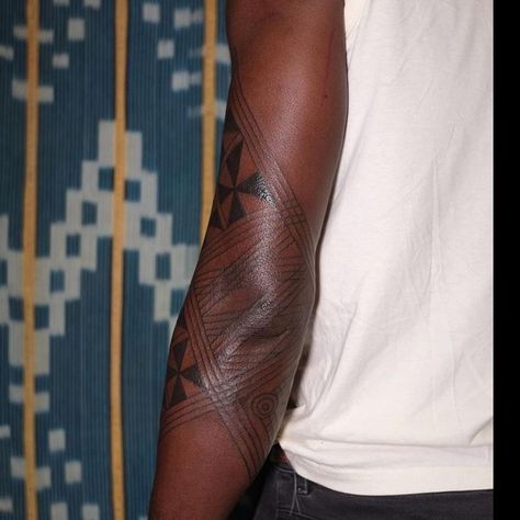 ✊🏿✊🏾Dark Skin Body Art LLC✊🏽✊🏼 on Instagram: “Man, check out these fly adinkra symbol tattoos done by @victorjwebstertattoo ! #darkskinart #darkskintattoos #afrocentric #afrocentricart…” Afrocentric Tattoos, Instagram Man, Adinkra Symbols, Afrocentric Art, Symbol Tattoos, Custom Tattoo, Skin Art, Blackwork, Tattoos For Guys