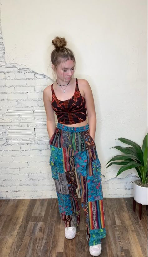 tie dye shirt patchwork pants hippie outfit idea Patchwork Pants Aesthetic, Psychadelic Outfits Aesthetic, Trippy Outfits Style, Colorful Hippie Outfits, Patchwork Pants Outfit, Tie Dye Pants Outfit, Hippie Pants Outfit, Patchwork Hippie Pants, Summer Hippie Outfits