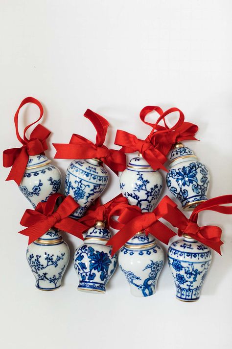 Ginger Jar Christmas Tree, Elevated Christmas Decor, Blue And White Ornaments, Red And Blue Christmas Decor, Blue And Red Christmas Decor, Blue And White Christmas Ornaments, Jar Christmas Ornaments, Ginger Jar Christmas, Christmas Decorations Blue