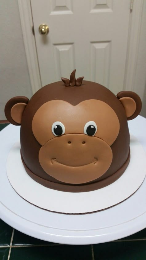 Amy's Crazy Cakes - Monkey Cake Monkey Fondant Cake, Monkey Face Cake, Cake Monkey, Monkey Cakes For Boys, Monkey Cakes, Monkey Theme Cake, Monkey Cake Ideas, Smarties Cake, Monkey Birthday Cakes