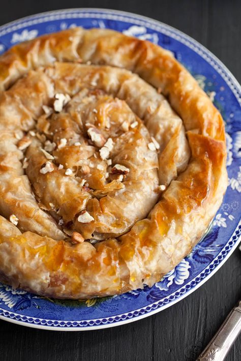 apple phyllo pie with pecans and maple Phyllo Pie, Filo Dough, Phyllo Dough Recipes, Phyllo Recipes, Phyllo Pastry, Maple Recipes, Pasta Fillo, Filo Pastry, Greek Desserts