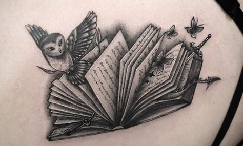 Tattoo Inspiration for the Book Lover in Your Life - Tattoo.com Open Book Tattoo, Book Lover Tattoo, Bookish Tattoos, Literary Tattoos, Kunst Tattoos, Tattoo Pictures, Tattoos For Lovers, Harry Potter Tattoos, Geniale Tattoos