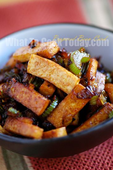 FRIED BEAN CURD WITH CHILI/ SAMBAL GORENG TAHU Bean Curd Recipe, Yummy Asian Food, Fried Beans, Tempeh Recipes, Curd Recipe, Grilled Veggies, Bean Curd, Different Recipes, Asian Recipes