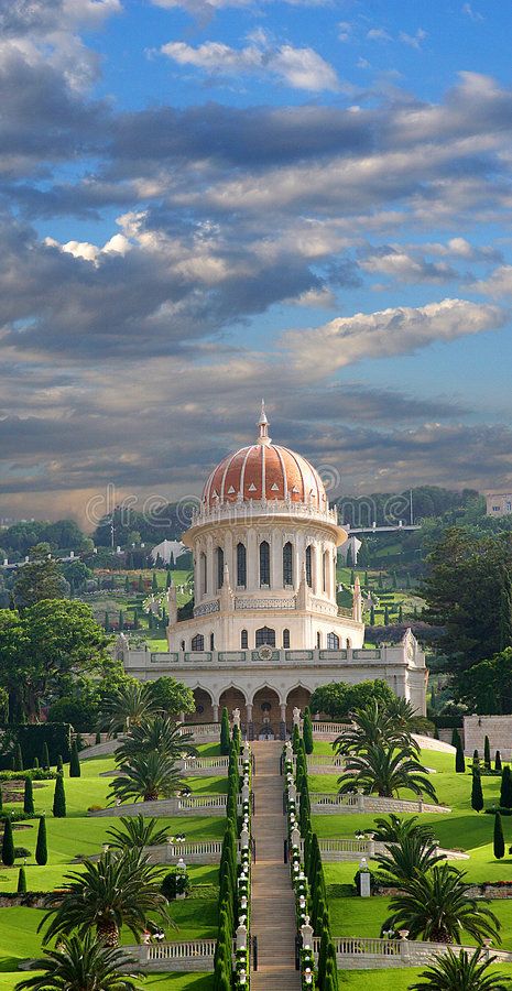 Bahai Temple, Baha I Faith, Bahai Faith, Greek Beauty, Hanging Gardens, Temple Photography, Building Aesthetic, Whole Earth, Country Church