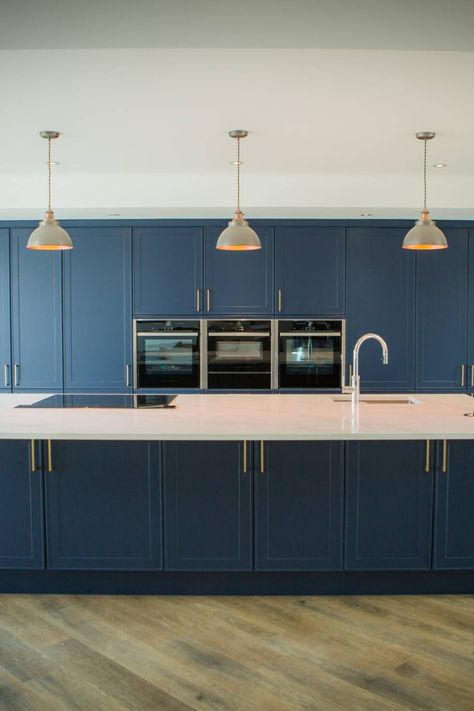 Look at this absolutely beautiful Midnight Blue LEICHT kitchen we installed in Birkdale, Southport. Featuring stunning Verve doors combined with a sleek, crisp white Quartz worktop.   See more of our projects on our website!  #Quartz #LEICHT #KitchenDesignInspiration #KitchenIdeas #BlueKitchens #TraditionalKitchens Blue Kitchen White Worktop, Navy Handleless Kitchen, Dark Blue Kitchen Wooden Worktop, Howdens Chilcomb Navy, Howdens Marine Blue, Study Bedroom, Traditional Kitchen Design, Kitchen Utilities, Boot Room