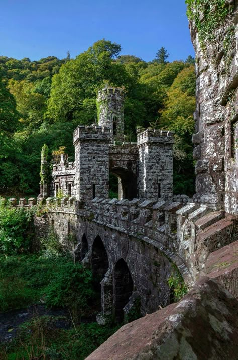 Castle Stone, Stone Castle Aesthetic, Overgrown Castle, Castle Ruins Art, Old Castle Ruins, Small Castles, Castle Aesthetic, Irish Castles, Castle In The Sky