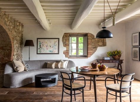 The Most Popular Design Trends By State in 2020 Farmhouse Reno, Tuscan Farmhouse, Wooden Beams Ceiling, Italian Farmhouse, Curved Sectional, Rustic Italian, Cottage Life, White Rooms, 2020 Design