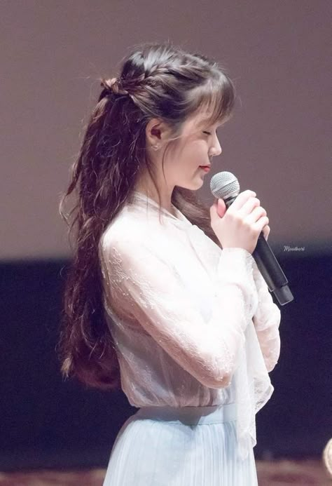 Iu Hairstyle, Iu Hair, Quotes Celebrities, Hair Style Korea, Ponytail Hairstyles Easy, Kpop Hair, Special Occasion Hairstyles, Long Hair Color, Wallpapers Quotes