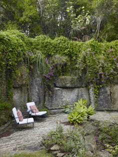 Cliff Garden Design, Hammock Garden, Grasses Garden, Rock Wall, Coral Gables, Tropical Landscaping, Gorgeous Gardens, Garden Spaces, Tropical Garden