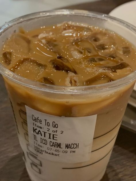 #starbucks #iced #icedcaramelmacchiato #coffee #macchiato #caramel #delicious Iced Caramel Macchiato Aesthetic, Carnal Macchiato, Caramel Machiatto Iced, Caramel Macchiato Aesthetic, Macchiato Coffee, Starbucks Caramel Macchiato, Caramel Iced Coffee, Iced Caramel Macchiato, Iced Caramel Macchiato Starbucks