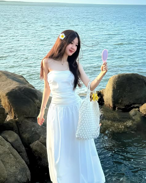 Simple Beach Outfit, Swimsuits Outfits, Self Portrait Poses, Beach Pictures Poses, Korean Casual Outfits, Portrait Poses, Cute Simple Outfits, Picture Poses, Ulzzang Girl