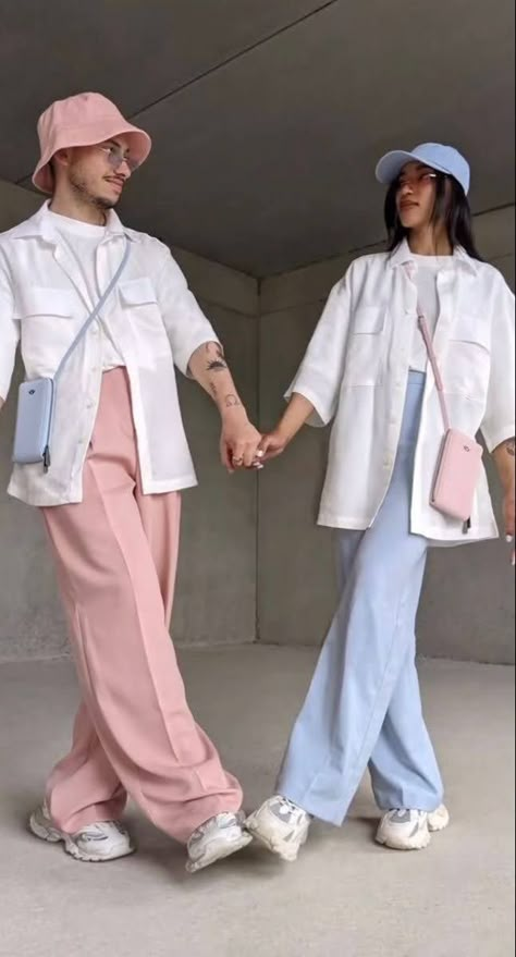 Clothes For Couples Outfits, Matching Clothes For Best Friends Aesthetic, Lesbian Matching Outfits Aesthetic, Cute Couple Outfits Aesthetic, Twin Clothes For Best Friends, Blue And Pink Couples Outfits, Matching Couple Outfits Concert, Twin Outfits Aesthetic, Matching Easter Outfits Couple