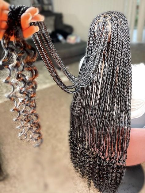 Long Knotless Box Braids Medium With Curls At The End, Medium Peekaboo Knotless Braids With Curls, Knotless With Curls At The End, Knotless Braids With Curls At The End, Knotless With Curly Ends, Hair Styles Afro, Braids With Curls At The End, Ponytail Men, Braids Hairstyles Box Braids