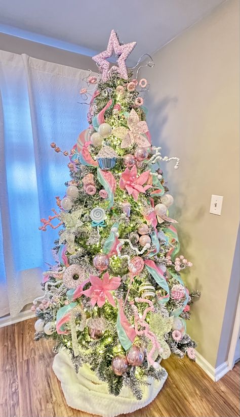 Pink And Mint Christmas Tree, Pastel Candy Christmas Tree, Pink And Blue Christmas Tree, Pink Green Christmas Tree, Pink And Green Christmas Tree, Candy Themed Christmas Tree, Candy Themed Christmas, Pink Green Christmas, Nicu Christmas