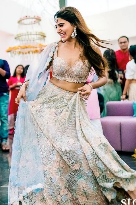 Samantha Wedding, Trendy Outfits Indian, Samantha Pics, Casual Indian Fashion, Traditional Indian Outfits, Indian Bridal Dress, Trendy Dress Outfits, Indian Bridal Outfits, Wedding Dresses For Girls