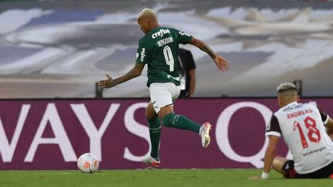 Deyverson manda recado a Andreas após falha na final da Libertadores - 29/11/2021 - UOL Esporte Soccer Field, Soccer, Sports, Football