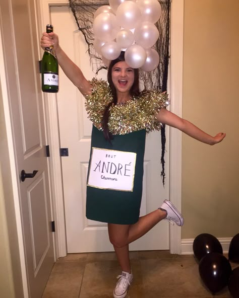 Bottle Costume, Wine Costume, Purim Costumes, Clever Halloween Costumes, Homemade Halloween Costumes, Fancy Dress Outfits, Diy Halloween Costumes Easy, Halloween Costumes Makeup, Group Halloween Costumes