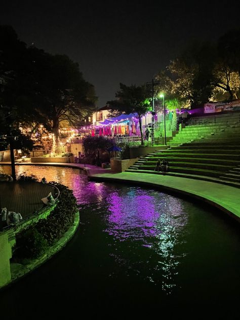 San Antonio Texas At Night, San Antonio Texas Aesthetic, San Antonio Aesthetic, Riverwalk San Antonio, Blurry Aesthetic, San Antonio Riverwalk, Texas Christmas, San Antonio River, Downtown San Antonio