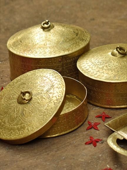 Gift a set to someone, Or serve food in them, Add nutrition to food... With a bit of shiny style! #kitchenware#styleyourkitchen#kitchenware #cookware#interiorstyling#brassware#handicrafts #indianfood#indianutensils#vintageutensils Traditional Brass Jewelry Gift, Indian Serving Dishes, Brass Utensils India Kitchens, Traditional Brass Jewelry For Puja, Brass Return Gifts Indian, Brass Items For Pooja, Serving Bowls With Lids, Kitchenware Products, Copper Decor