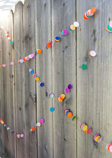 Tissue paper garland Confetti Birthday Party, Yoga Festival, Diy Confetti, Party Girlande, Sprinkle Party, Confetti Birthday, Paper Confetti, Party Garland, Diy Birthday Party