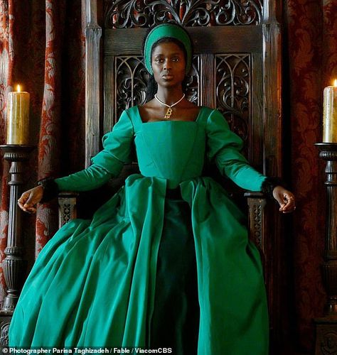 Anne Boleyn viewers are left repulsed after being reminded of Tudor's 'barbaric' execution | Daily Mail Online Tudor Fashion Women, Tudor Dress, Tudor Fashion, Riza Hawkeye, Tudor Dynasty, Timeless Outfits, Anne Boleyn, British Actresses, Famous Women