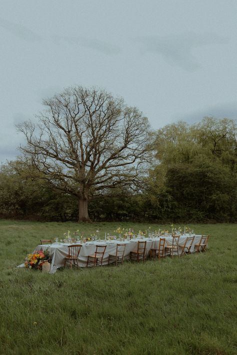 Ethereal Midsommar Wedding Inspiration - Green Wedding Shoes Midsommar Wedding, Ethereal Wedding Cake, Wildflower Crown, Summertime Wedding, Field Wedding, Ethereal Wedding, Flower Crown Wedding, Wedding Look, Open Field