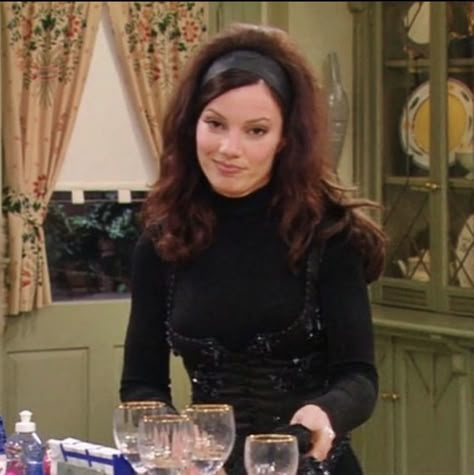 Fran Fine The Nanny, Nanny Outfit, Fran Fine Outfits, 90’s Outfits, Pop Culture Fashion, Fran Drescher, Fran Fine, The Nanny, 90s Inspired Outfits