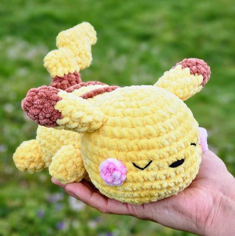 Sleepy Pika 😴 Pattern by @curiouspapaya #crochet #amigurumi #handmade #crochetaddict #plushie #smallbusinessbigdreams #lovemedeerlyhandmade #pikachu #pika #pokemon Crochet Psyduck, Crochet Pikachu Pattern Free, Pikachu Crochet Pattern Free, Pokemon Crochet, Crochet Pikachu, Pikachu Crochet, Pokemon Crochet Pattern, Pikachu Plush, Crochet Pokemon