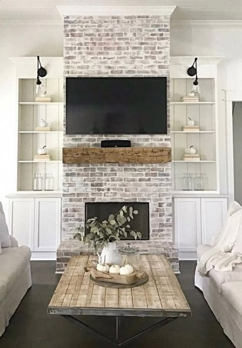 White Wash Brick Fireplace, Tv Fal, Farmhouse Room, Brick Fireplace Makeover, White Wash Brick, Fireplace Built Ins, Farmhouse Fireplace, Sunny Sunday, Fireplace Remodel