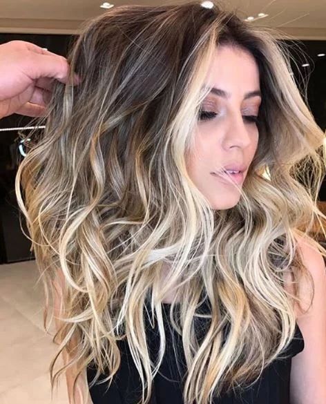 Brown Hair With Blonde Balayage, White Blonde Highlights, Brown Hair With Highlights And Lowlights, Bronde Hair, Money Piece, Caramel Hair, Hair Done, Summer Hair Color For Brunettes, Trendy Hair Color