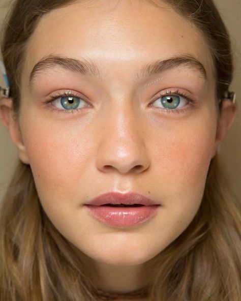 Gigi Hadid Makeup, Eyebrow Template, 23 Birthday, Face Profile, Beautiful Photoshoot Ideas, Soft Face, Birthday Makeup, Permanent Makeup Eyebrows, Face Chart