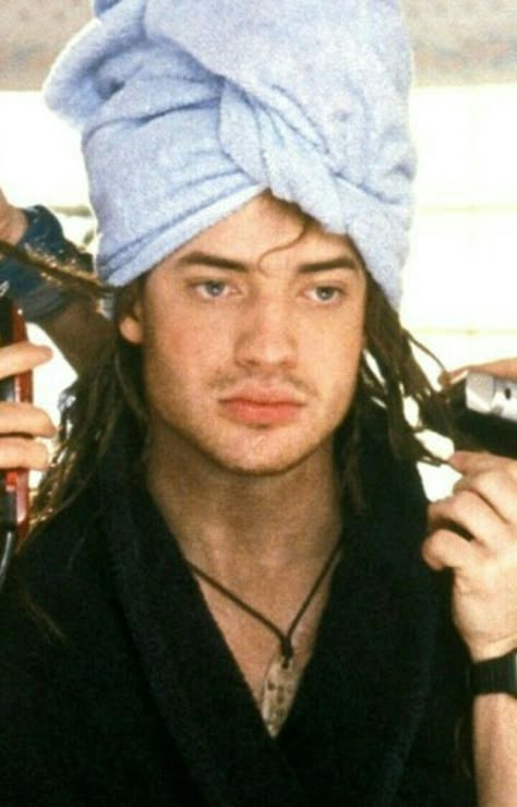 Look at this man... mmm 🤔🤗🙄😶 yeah, the 80's and 90's were gooood Brendan Fraser Encino Man, Brendan Fraser Long Hair, Brendan Fraser Wallpaper, Brendan Fraser 2023, Young Brendan Fraser, Brendan Fraser 90s, Brendan Fraser Now, Brandon Fraser, Encino Man