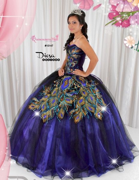 Peacock Clothing, Peacock Wedding Colors, Beautiful Ball Gowns, Quinceñera Dresses, Peacock Theme, Peacock Colors, Pretty Quinceanera Dresses, Quince Dress, Peacock Dress