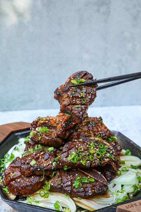 Korean Beef Ribs, Galbi Recipe, La Galbi, Grilled Beef Short Ribs, Koreansk Mad, Beef Ribs Recipe, Seonkyoung Longest, Korean Cooking, Korean Beef