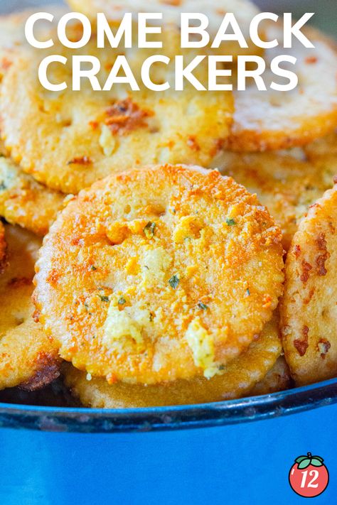 Come Back Crackers | 12 Tomatoes Snacky Foods, Pizza Puffs, Crackers Appetizers, Party Nibbles, Ritz Cracker Recipes, Saltine Cracker, Cooking Panda, Butter Crackers, Ritz Cracker