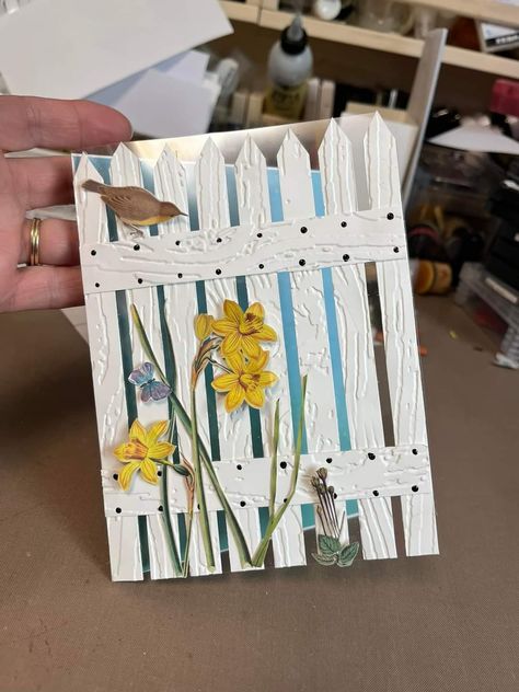 Cards With Fences, Fence Cards Ideas, Split Cards, Fence Cards, Lattice Cards, Poinsettia Cards, Lattice Fence, Gatefold Cards, Floral Card