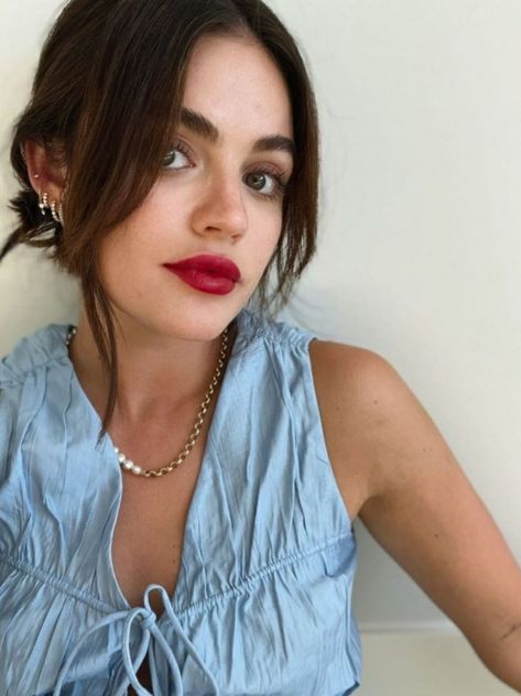 Lucy Hale Bob, Lucy Hutton, Lucy Hale Makeup, Lucy Hale Hair, Lucy Hale Style, Aria Montgomery, Cool Girl Style, Models Makeup, Lucy Hale