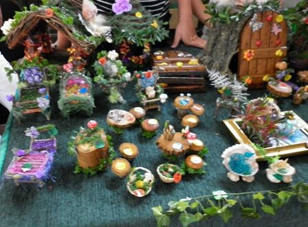 Fairy Book Nook, Bookshelf Diorama, Fairy Garden Books, Garden Enchanted, Stove Table, Table With Stools, Fairy House Kit, Miniature Library, Twig Furniture