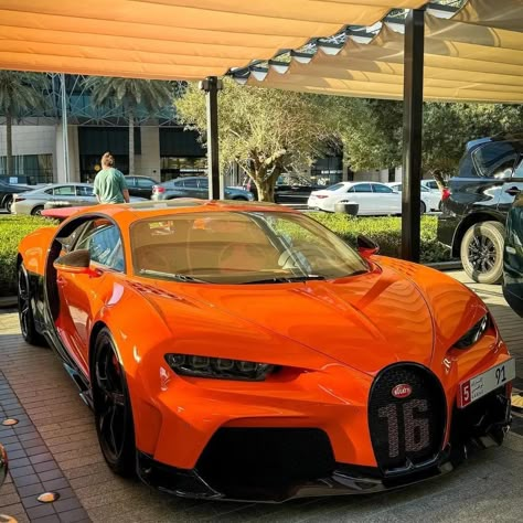 Orange Bugatti Chiron SS 🍊 A Huge thanks to krayem.carss for these awesome Pictures ! 📷 #bugatti #chironss #bugattichiron #supercar #dreamcar Channel Orange, Technology Wallpaper, Bugatti Cars, Bugatti Chiron, Car Games, Luxe Life, Super Sport, Sports Cars Luxury, Car Collection